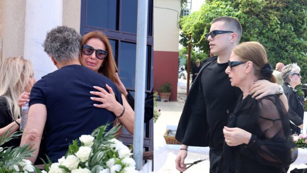 Μαστροκώστα κηδεία αδερφή μητέρα