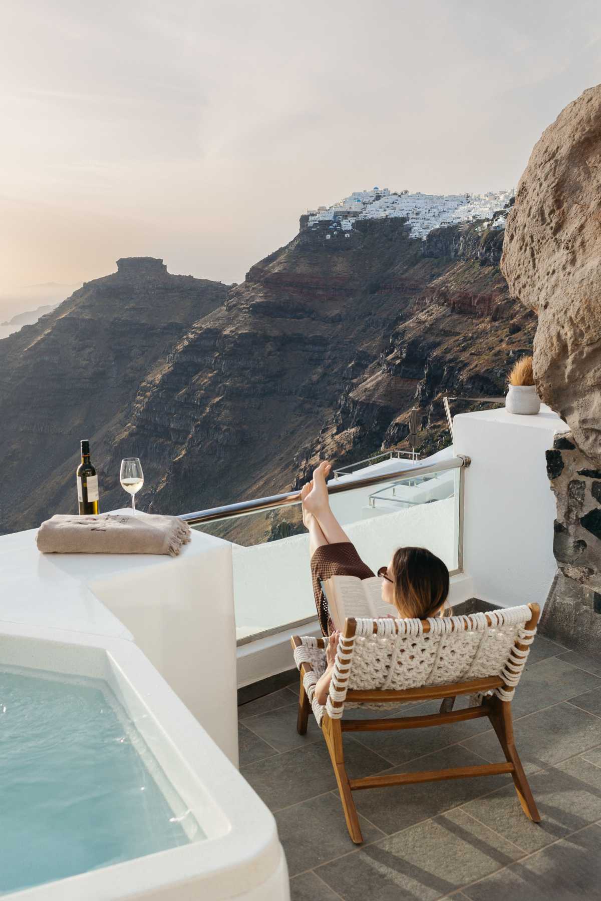 Nevma Suites: Αυτό το boutique luxury καταφύγιο στη Σαντορίνη μοιάζει βγαλμένο από όνειρο!