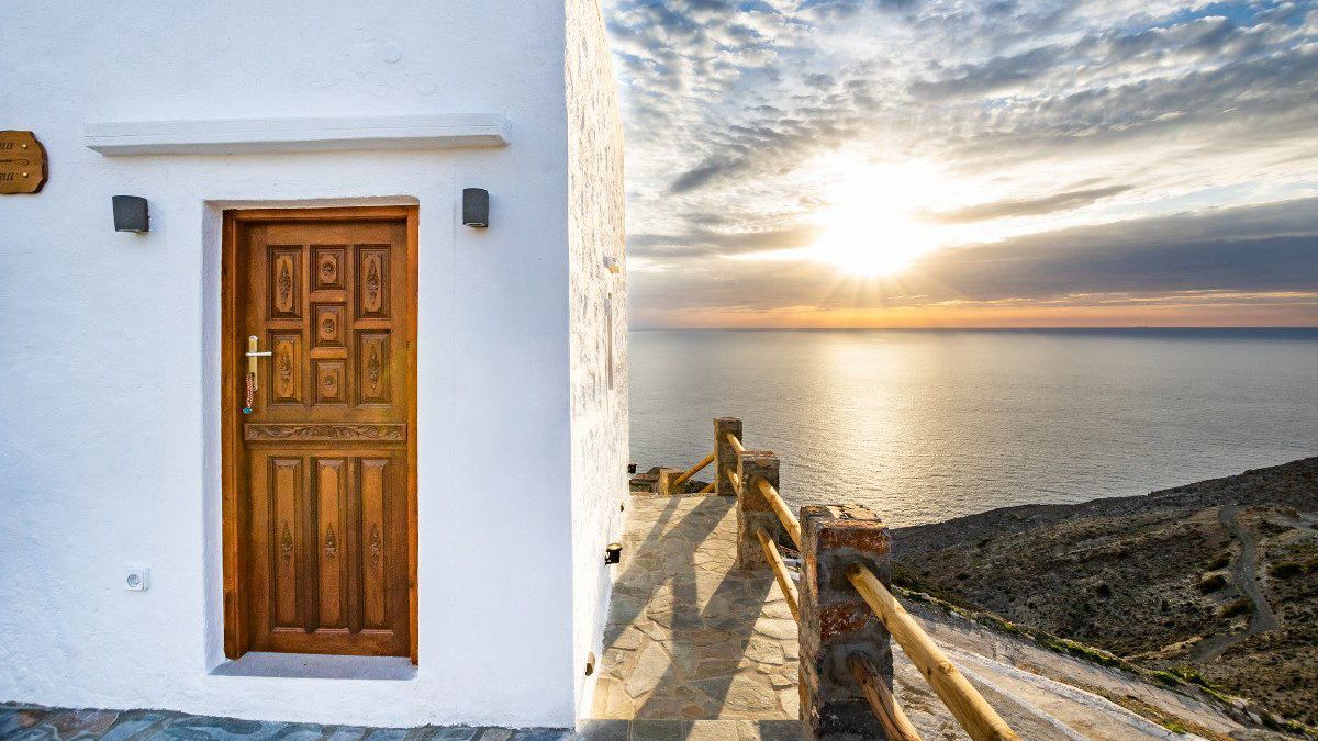 Liogerma Olympos: Η αυθεντική πλευρά της Καρπάθου με φόντο το Αιγαίο