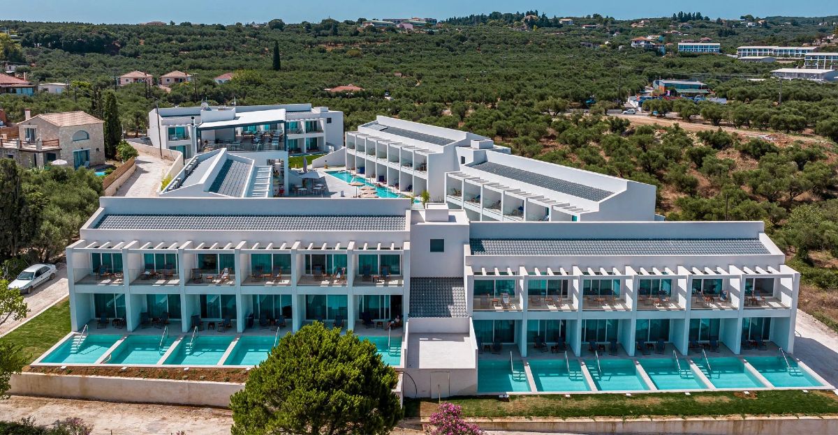 MB Group Hotels: Η νέα εποχή της premium φιλοξενίας στη Ζάκυνθο έχει χρώμα… bleu