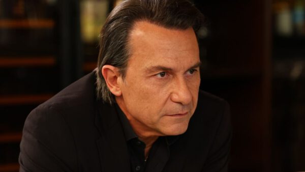 Να μ'αγαπάς Άγγελος