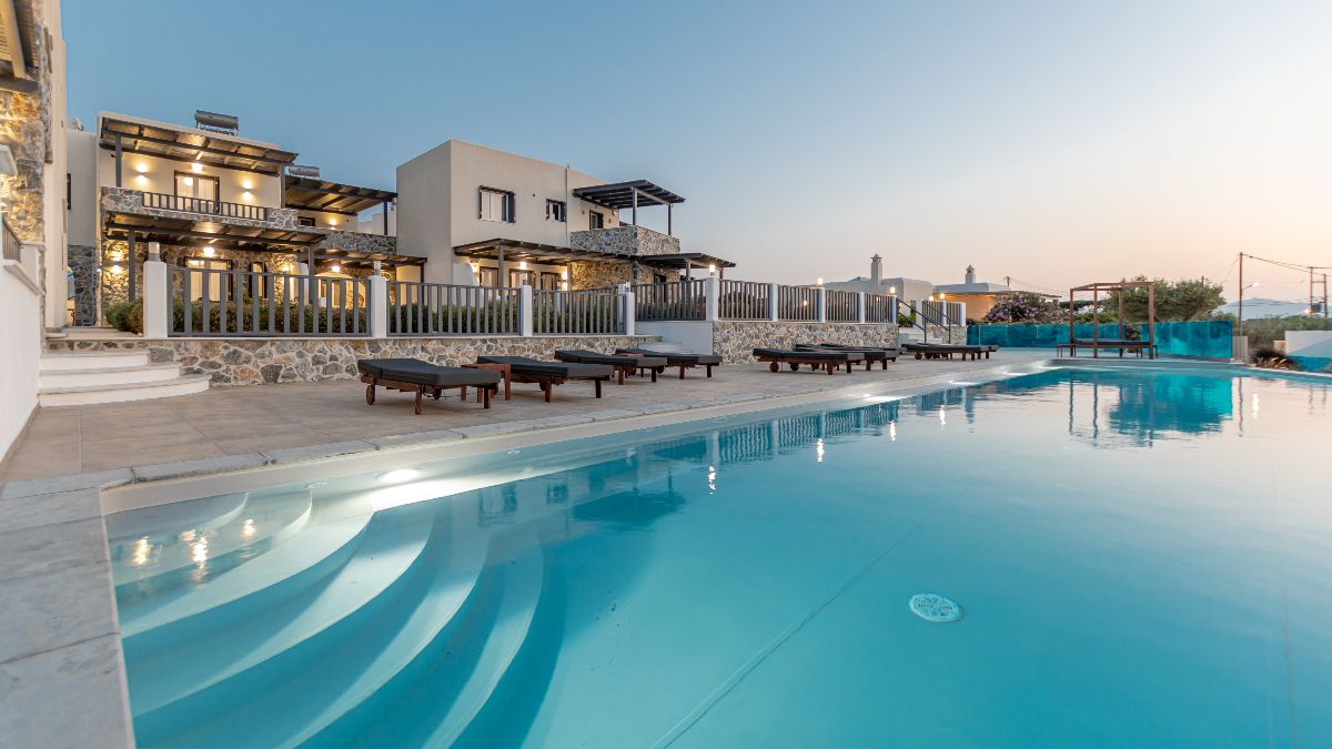 Niléa- Island Living: Η νέα άφιξη στη Νάξο που επαναπροσδιορίζει την κυκλαδίτικη φιλοξενία