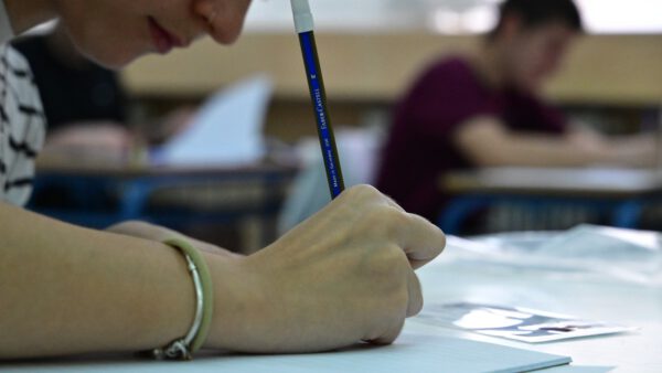 μαθήτρια γράφει Πανελλήνιες