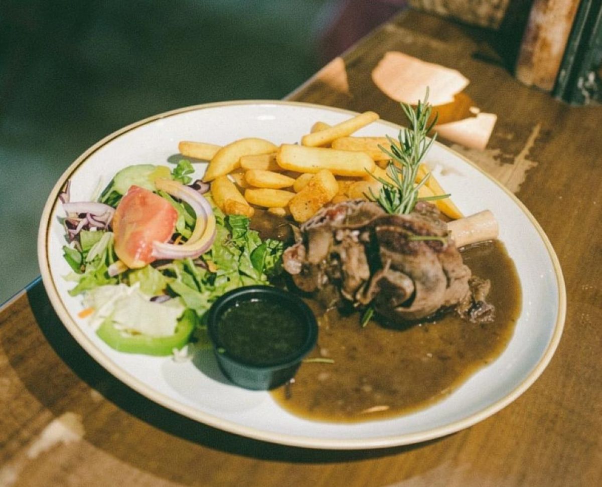 Στο Olive Tree Restaurant της Ζακύνθου η ελληνική φιλοξενία έχει γεύση καλοκαιριού!