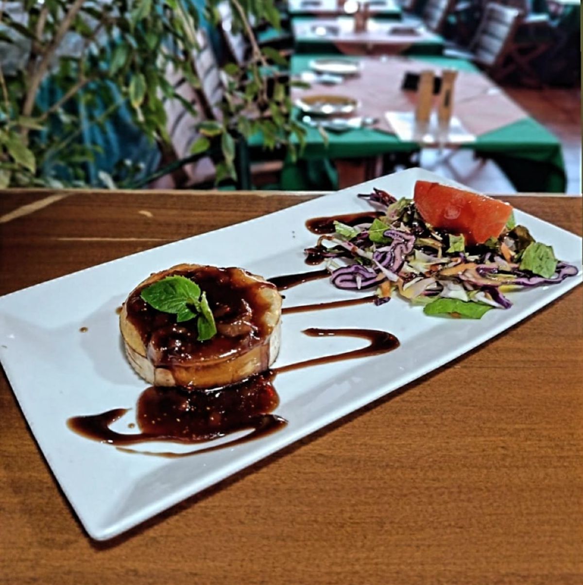 Στο Olive Tree Restaurant της Ζακύνθου η ελληνική φιλοξενία έχει γεύση καλοκαιριού!