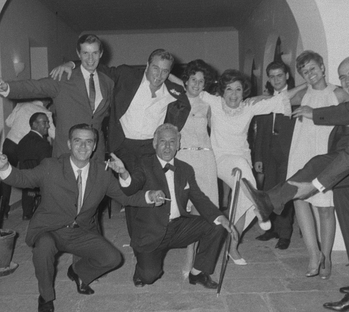 Βλαχοπούλου: Το φιλοχουντικό παρελθόν, ο έρωτας με την τσόχα και οι 3 γάμοι - Αφιέρωμα στην ζωή της