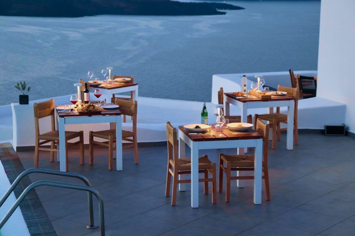 Apanemo Hotel & Suites: Το πιο chic καταφύγιο του φετινού καλοκαιριού βρίσκεται στη Σαντορίνη!