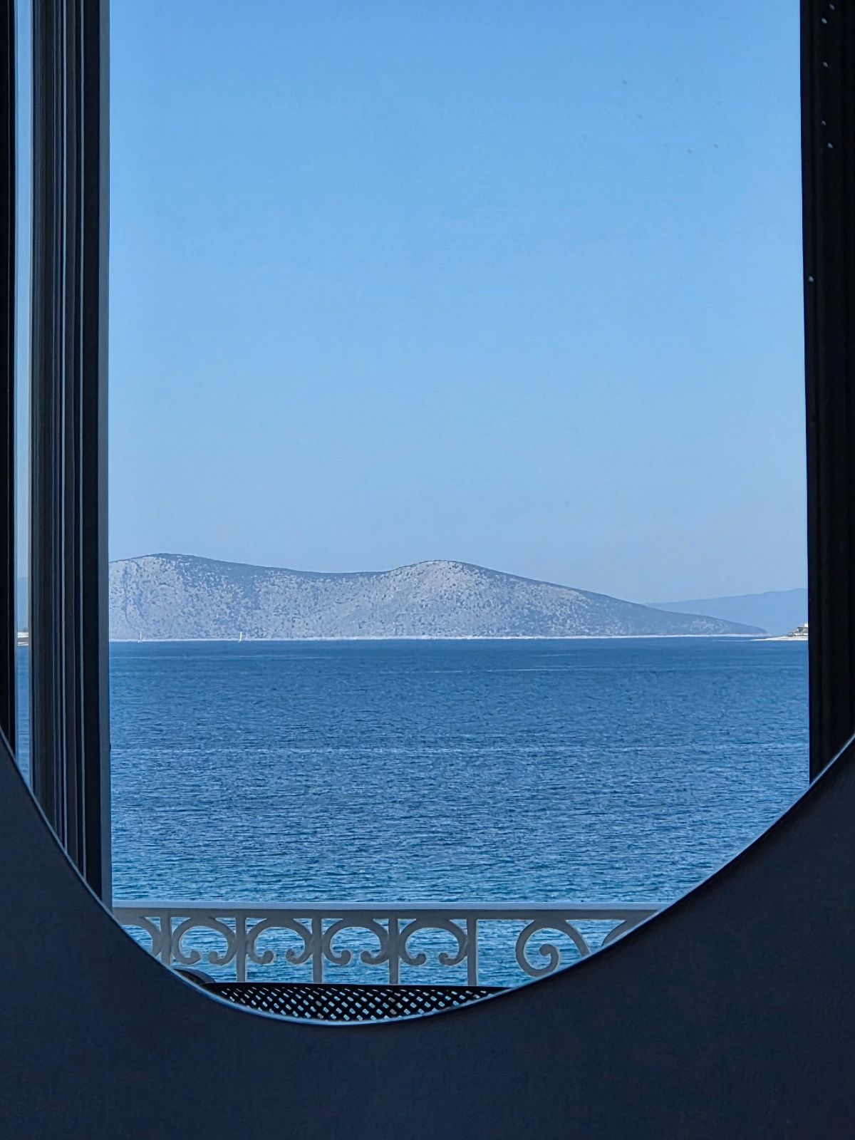 Aurora Rooms & Suites: Το boutique καταφύγιο στις Σπέτσες που συνδυάζει πολυτέλεια και χαλάρωση!