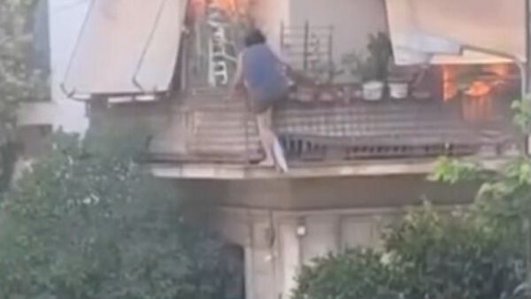 Φωτιά στην Καλλιθέα
