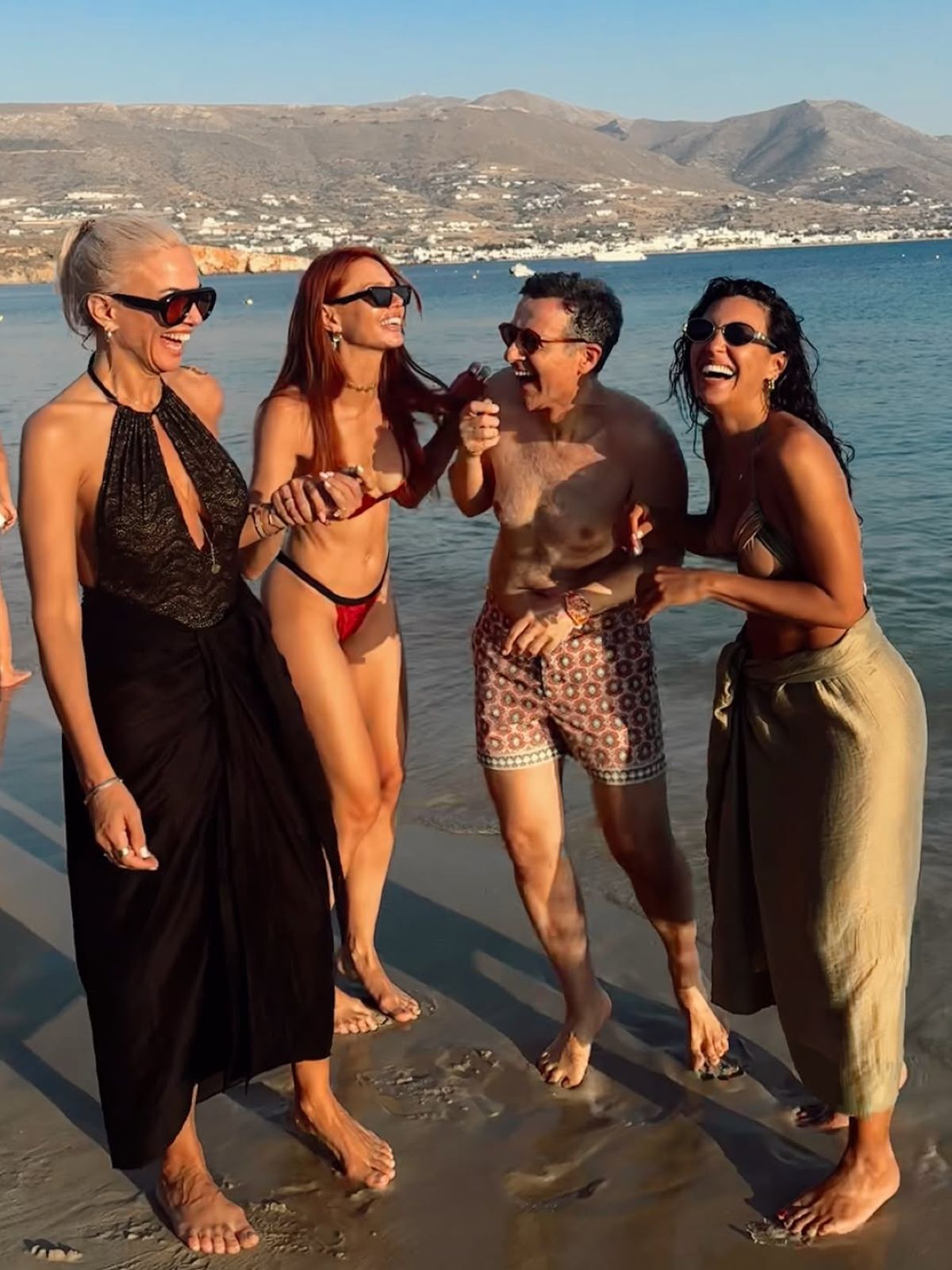Φωτογραφίες από το pre-wedding party της Αθηνάς Οικονομάκου