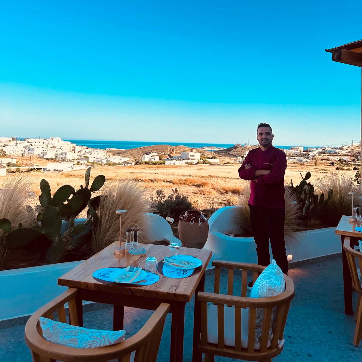 Ένα τραπέζι στο Μελτέμι View & Taste αρκεί για να αγαπήσεις ακόμη περισσότερο την Κίμωλο!