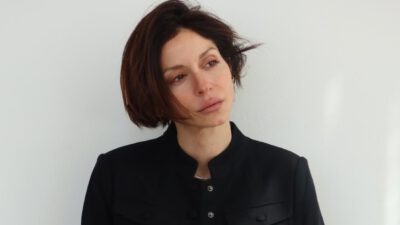 Σοφία Καρβέλα με zara πέδιλα