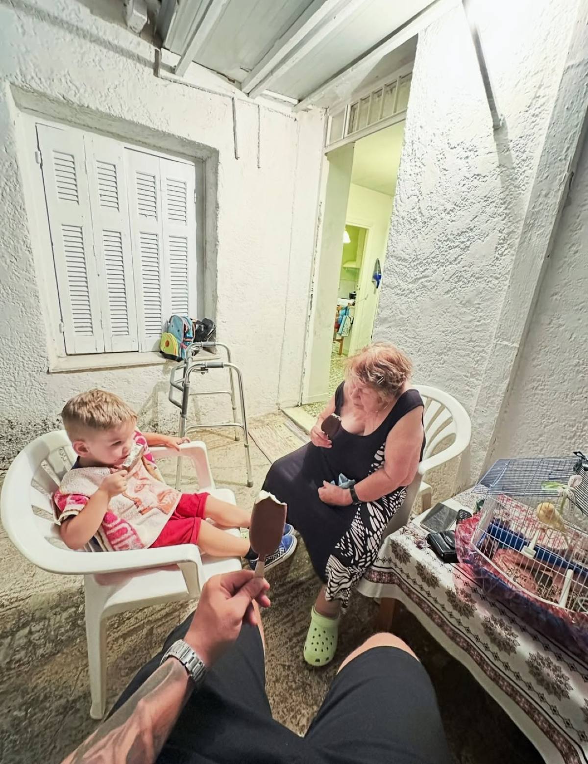 Η νονά του Κοψιάλη με τον γιο του Αλέξανδρου