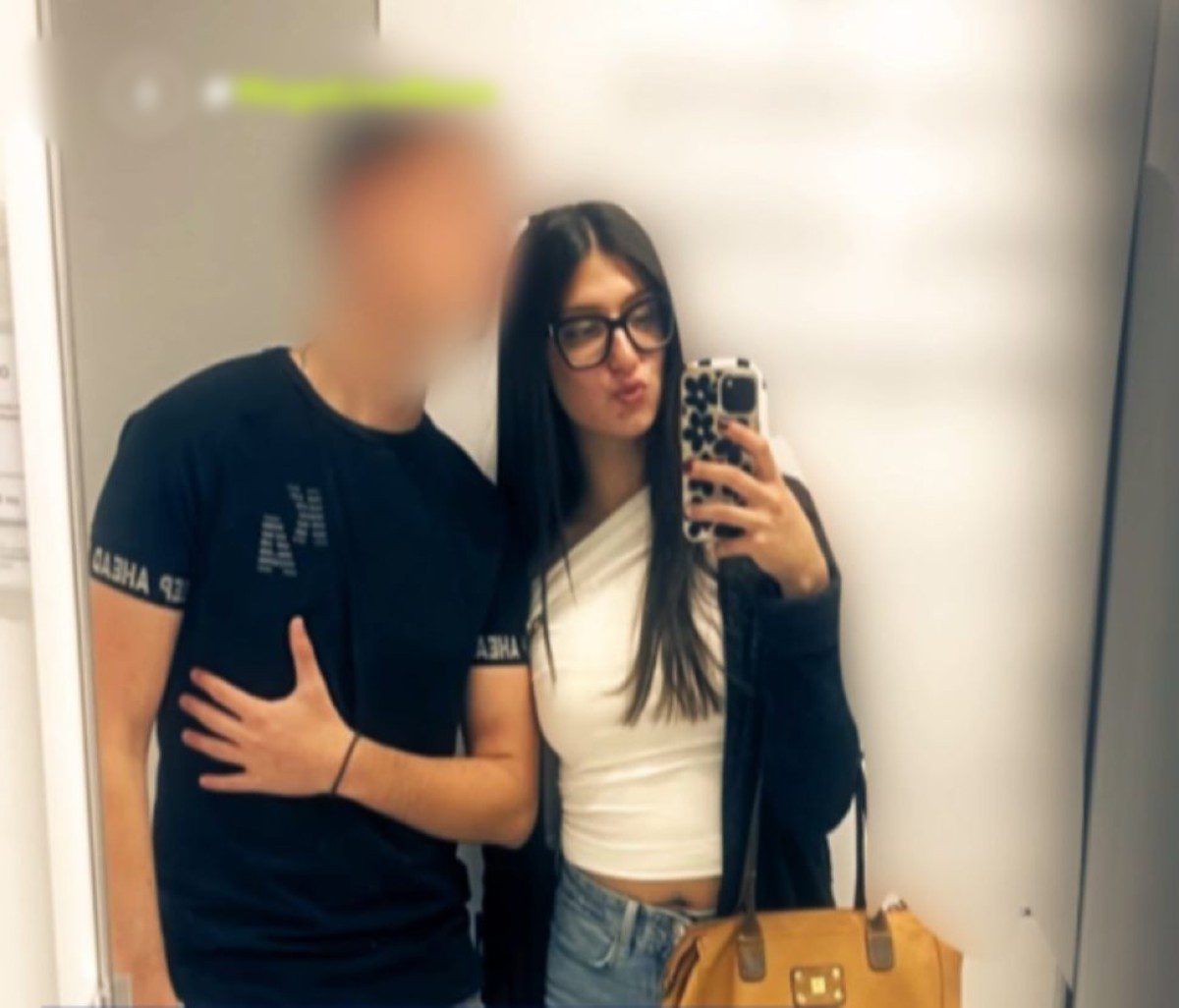 Η 23χρονη στα Κουφονήσια με τον σύντροφό της