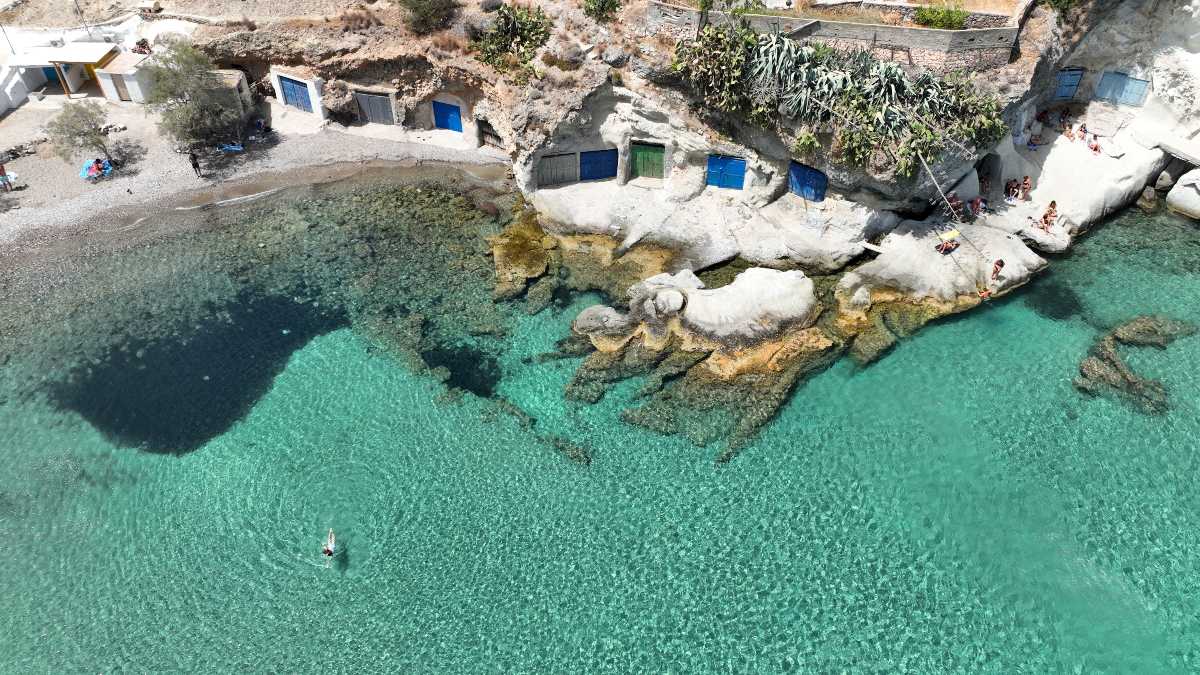Κίμωλος: Το αυθεντικό κυκλαδίτικο καταφύγιο που θα σε κάνει να ερωτευτείς το Αιγαίο