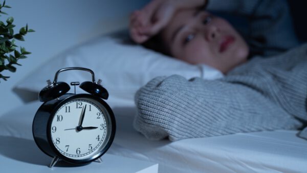 Γυναίκα ξύπνημα στις 3 το βράδυ