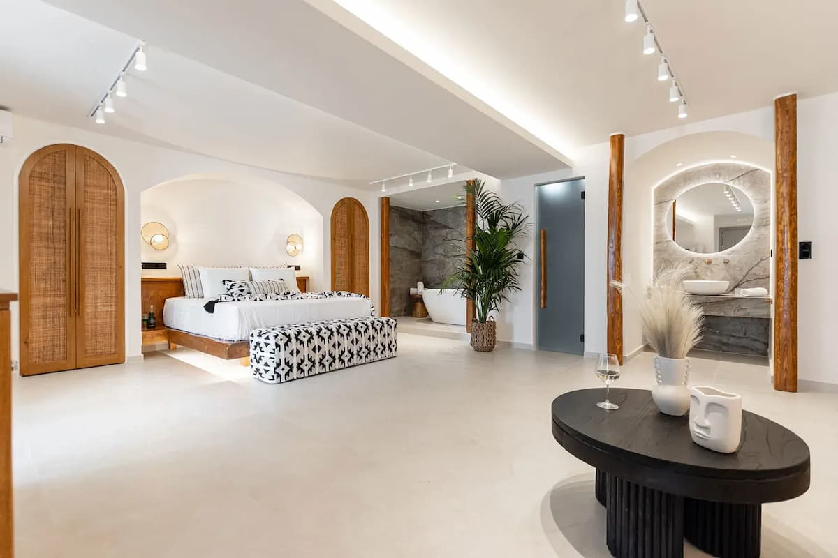 Almiriki Beachside Living: Εκεί που η αυθεντική κυκλαδίτικη φιλοξενία «αγγίζει» τη χρυσή άμμο της Νάξου