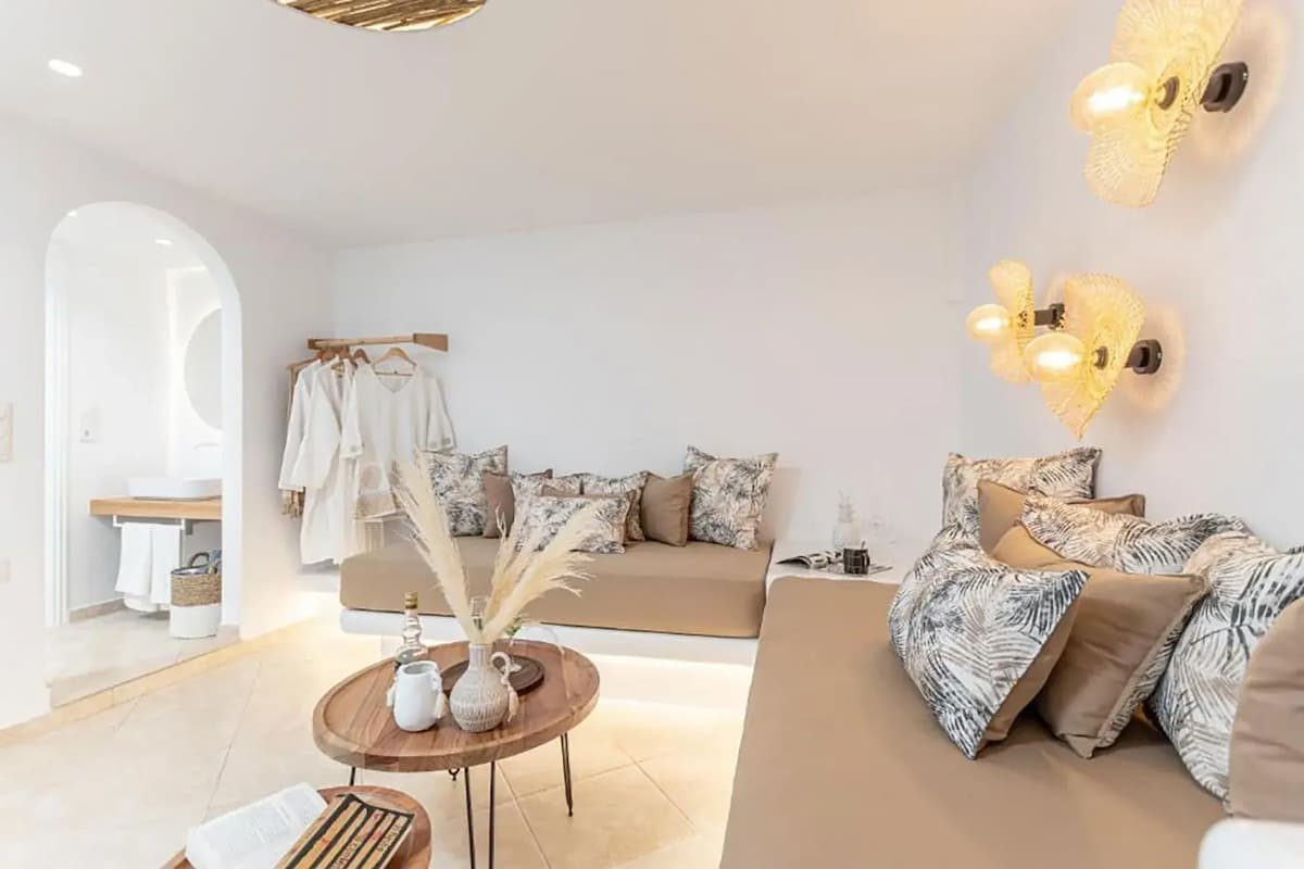 Almiriki Beachside Living: Εκεί που η αυθεντική κυκλαδίτικη φιλοξενία «αγγίζει» τη χρυσή άμμο της Νάξου
