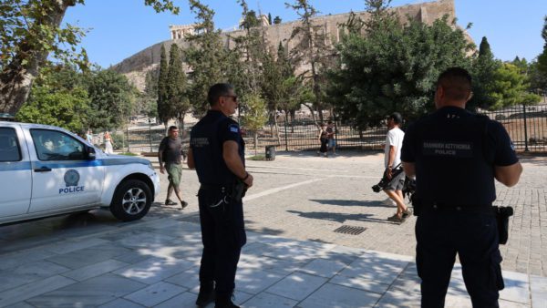 Επίθεση σε τουρίστες στην Ακρόπολη