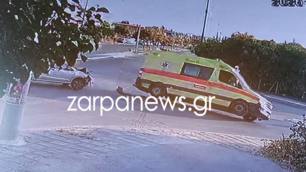 Η στιγμή της σύγκρουσης του ασθενοφόρου