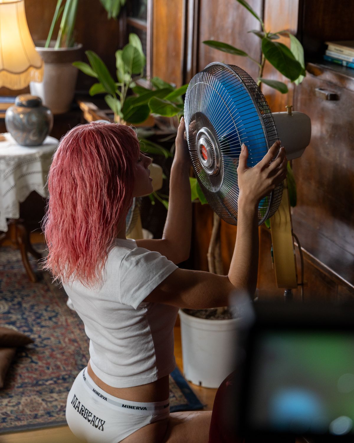 Backstage η Marseaux στο video clip Γρανίτα Λεμόνι