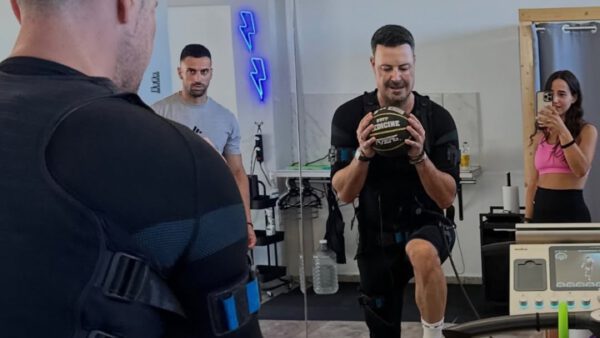 Ο Πέτρος Κουσουλός κάνει γυμναστική