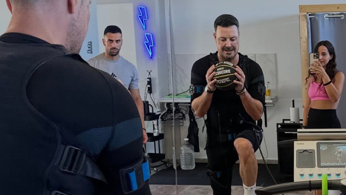 Ο Πέτρος Κουσουλός κάνει γυμναστική