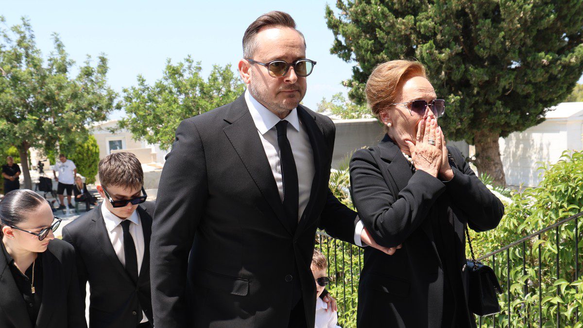 Κηδεία Βασίλης Λεβέντης