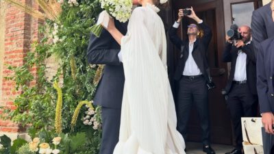 «Βόμβα» στη showbiz: Παντρεύτηκαν μετά από 25 χρόνια και τρία παιδιά - Ο γάμος που κανείς δεν περίμενε