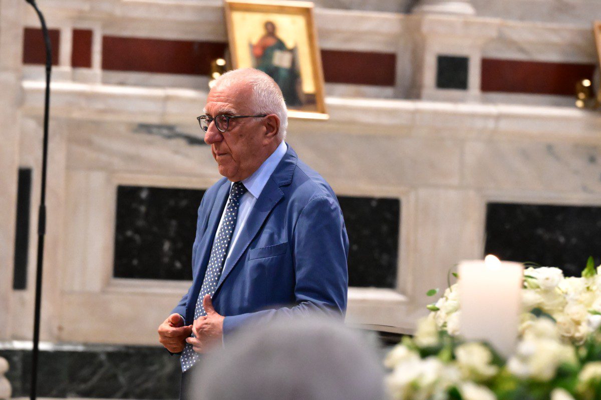 κηδεία κοντού