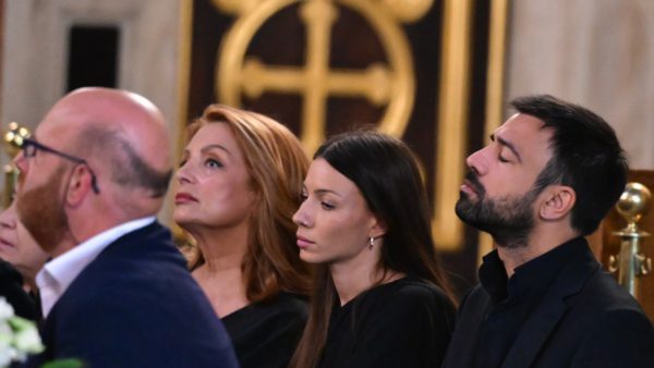 κηδεία κοντού Γη της ελιάς