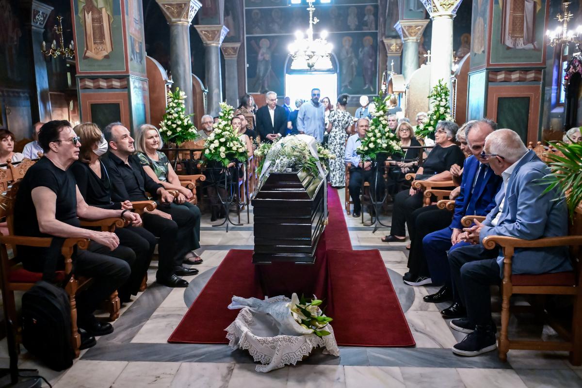 Κηδεία Μαίρης Λίντα