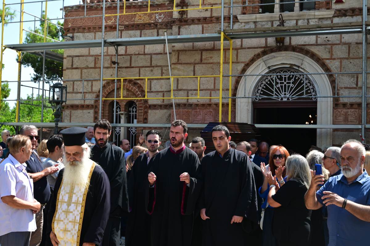 Κηδεία Μαίρης Λίντα