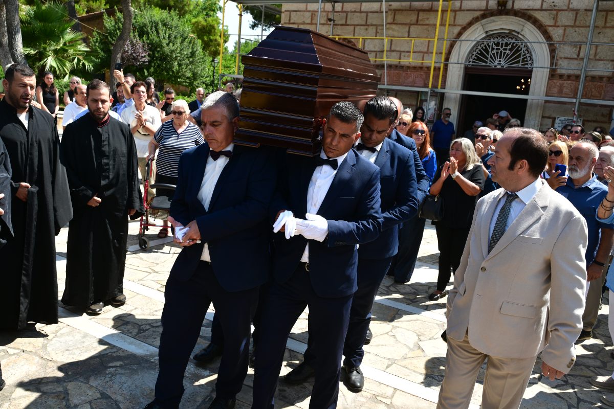 Κηδεία Μαίρης Λίντα