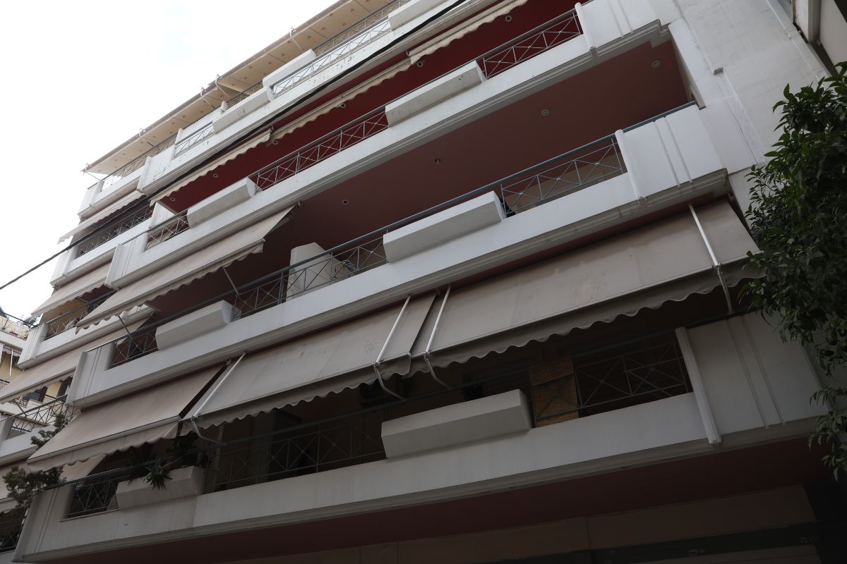 Ζευγάρι βρέθηκε νεκρό σε γκαράζ στον Πειραιά