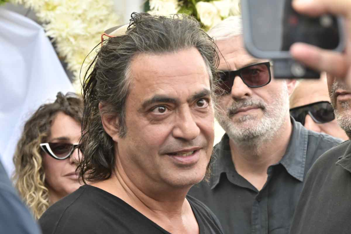 Κηδεία Κόκοτα: Πλήθος επωνύμων στο τελευταίο «αντίο» - Ποιοι έδωσαν το «παρών» (Φωτογραφίες)