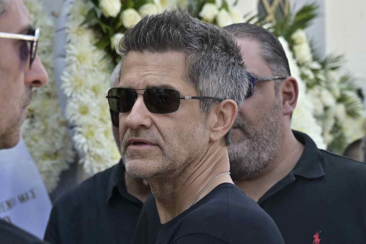 Κηδεία Κόκοτα: Πλήθος επωνύμων στο τελευταίο «αντίο» - Ποιοι έδωσαν το «παρών» (Φωτογραφίες)