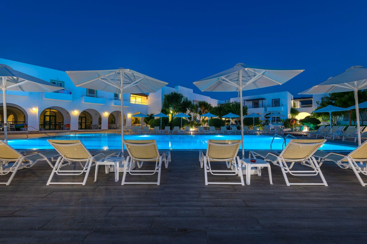 Αlexandra Beach Hotel