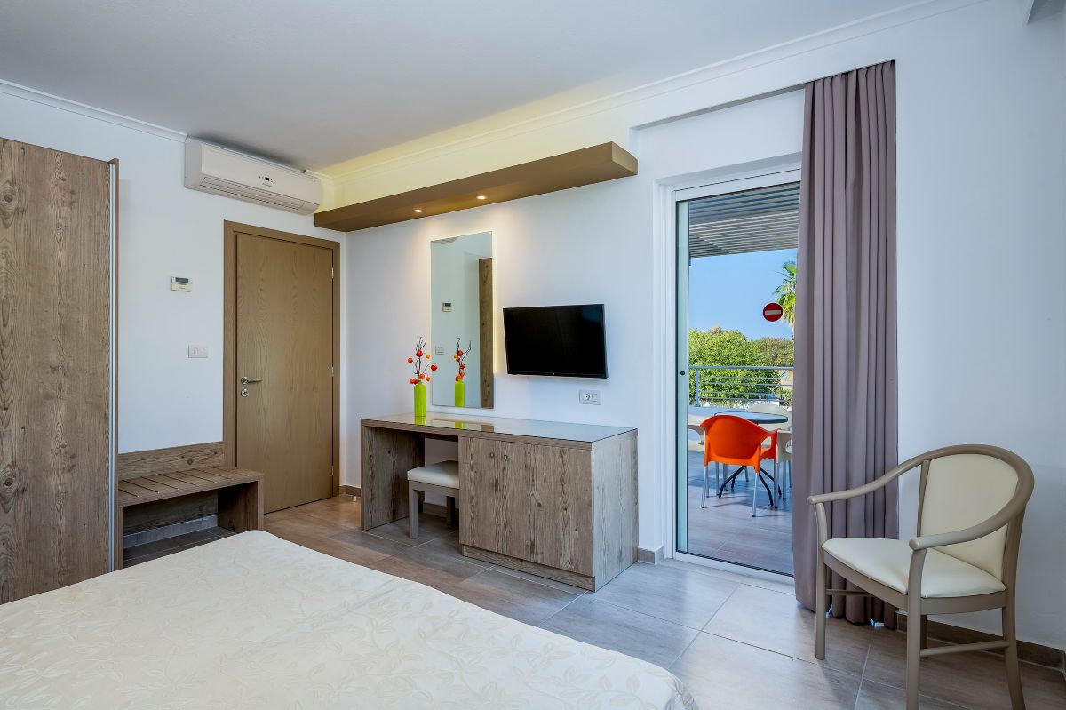 Alexandra Beach Hotel