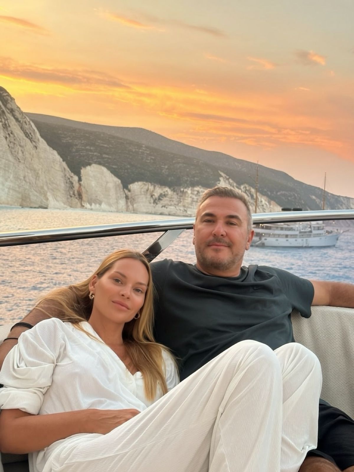 Αντώνης Ρέμος, Υβόννη Μπόσνιακ