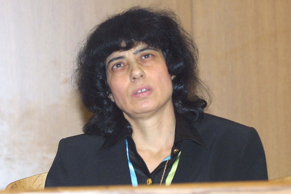 «Τον αγαπούσα ακόμα και την ώρα που τον σκότωνα»: Η ερωμένη δολοφόνος και ο νεκρός αρχιμανδρίτης - Το έγκλημα που «πάγωσε» την Ελλάδα