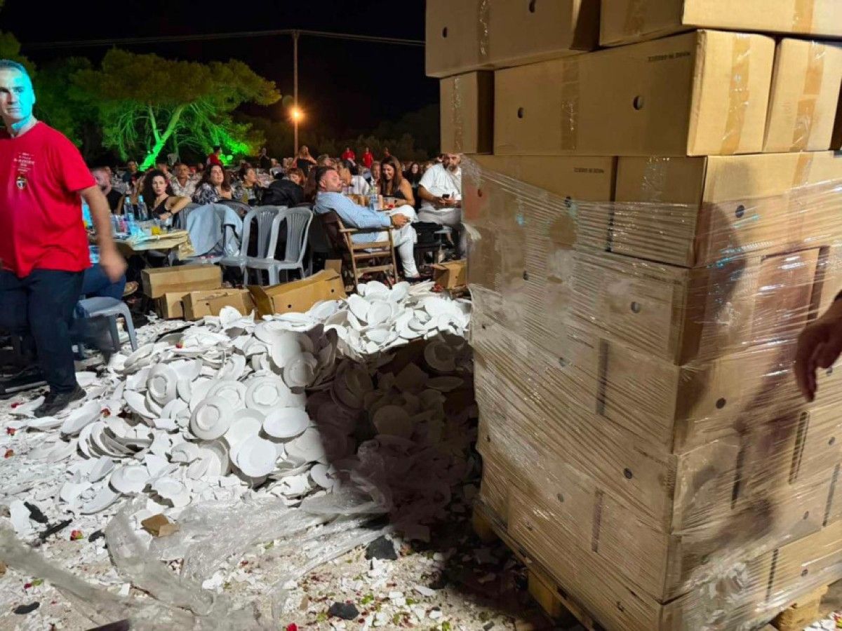 Αδιανόητες εικόνες στη Ζάκυνθο: Κλαρκ έφερε παλέτες με πιάτα σε πανηγύρι – «Βουνό» τα σπασμένα στην πίστα