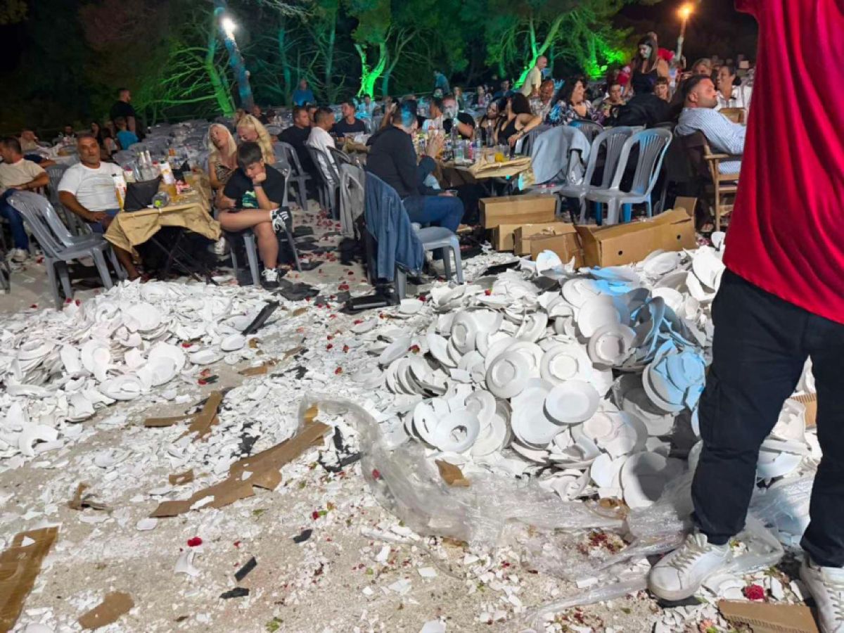 Αδιανόητες εικόνες στη Ζάκυνθο: Κλαρκ έφερε παλέτες με πιάτα σε πανηγύρι – «Βουνό» τα σπασμένα στην πίστα