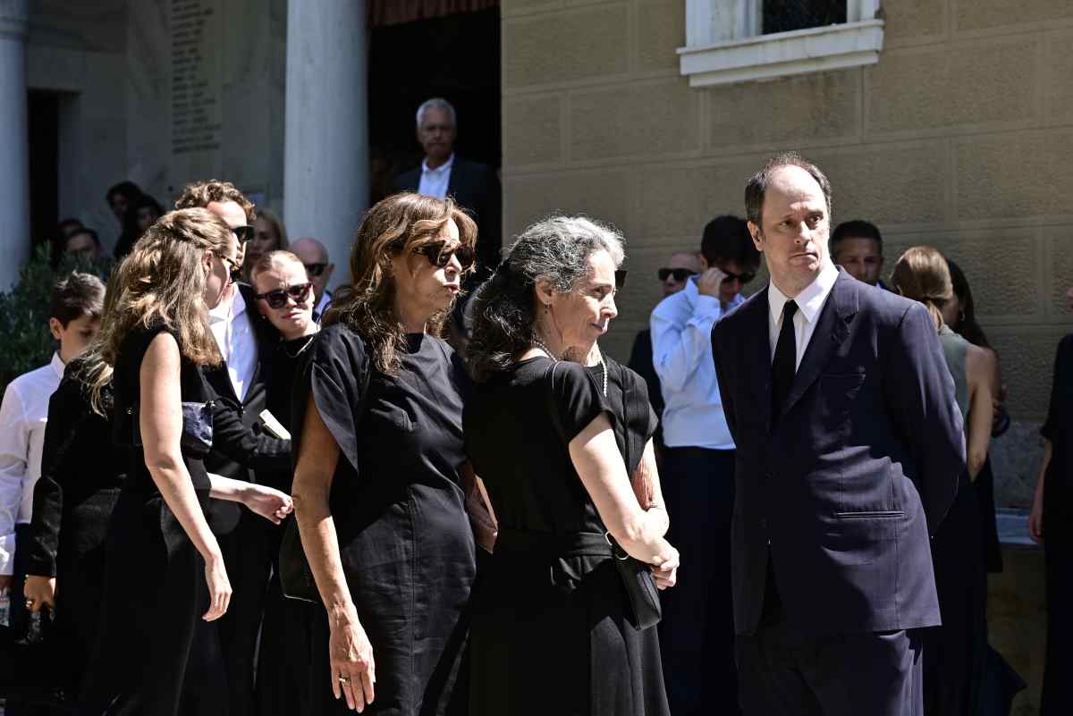 Κηδεία Στέφανου Μάνου