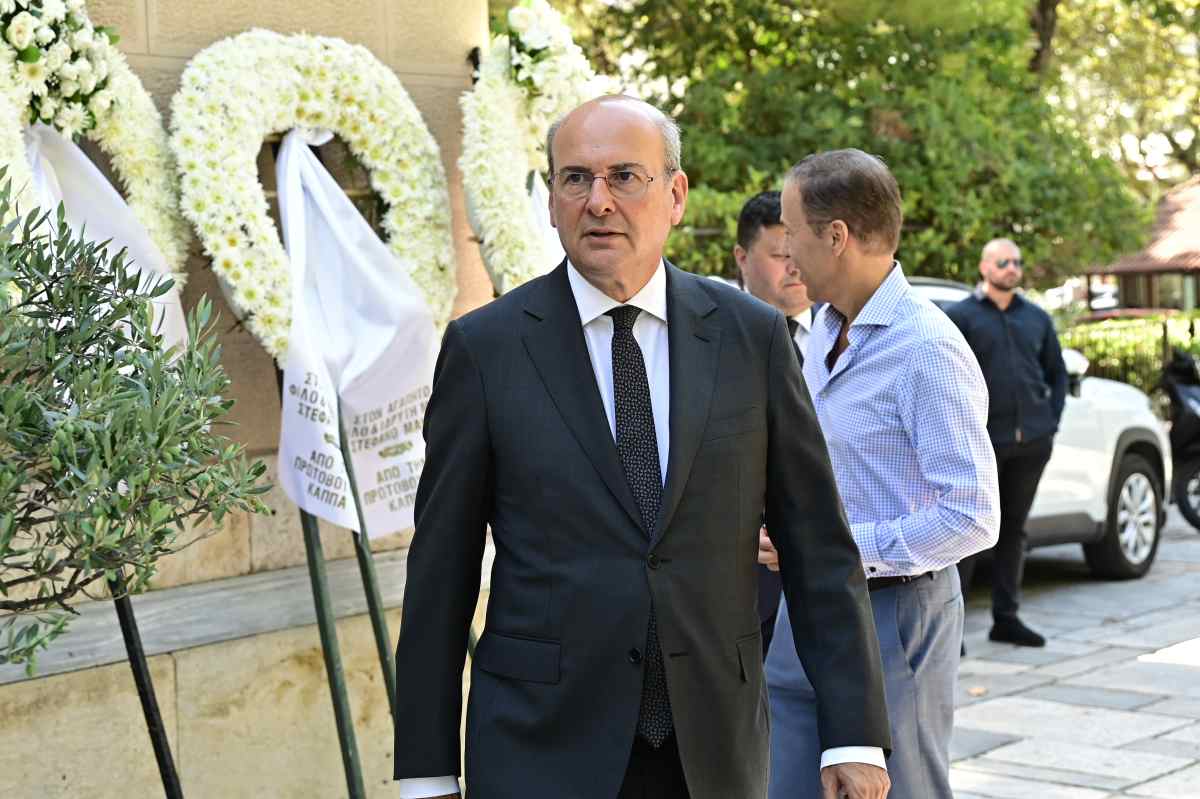 Κηδεία Στέφανου Μάνου