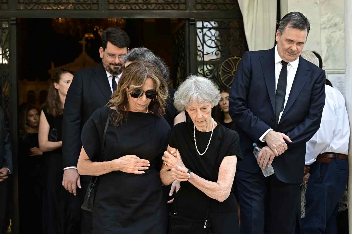 Κηδεία Στέφανου Μάνου
