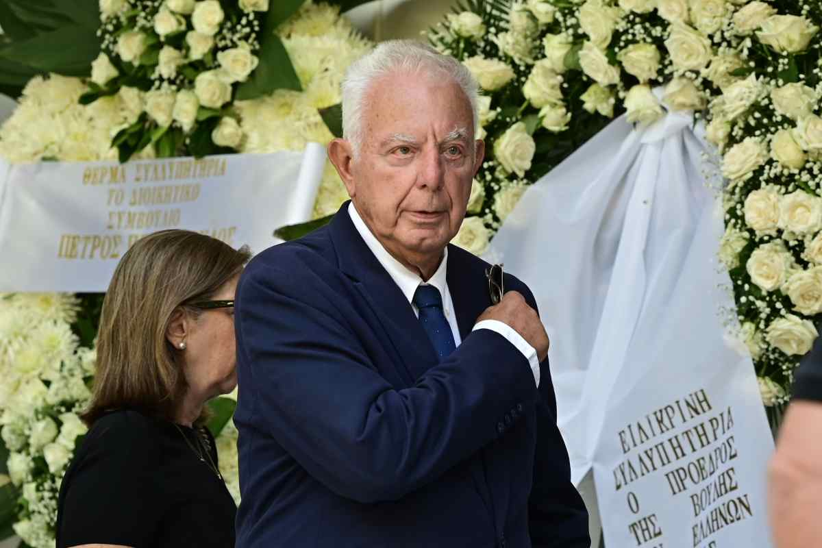 Κηδεία Στέφανου Μάνου