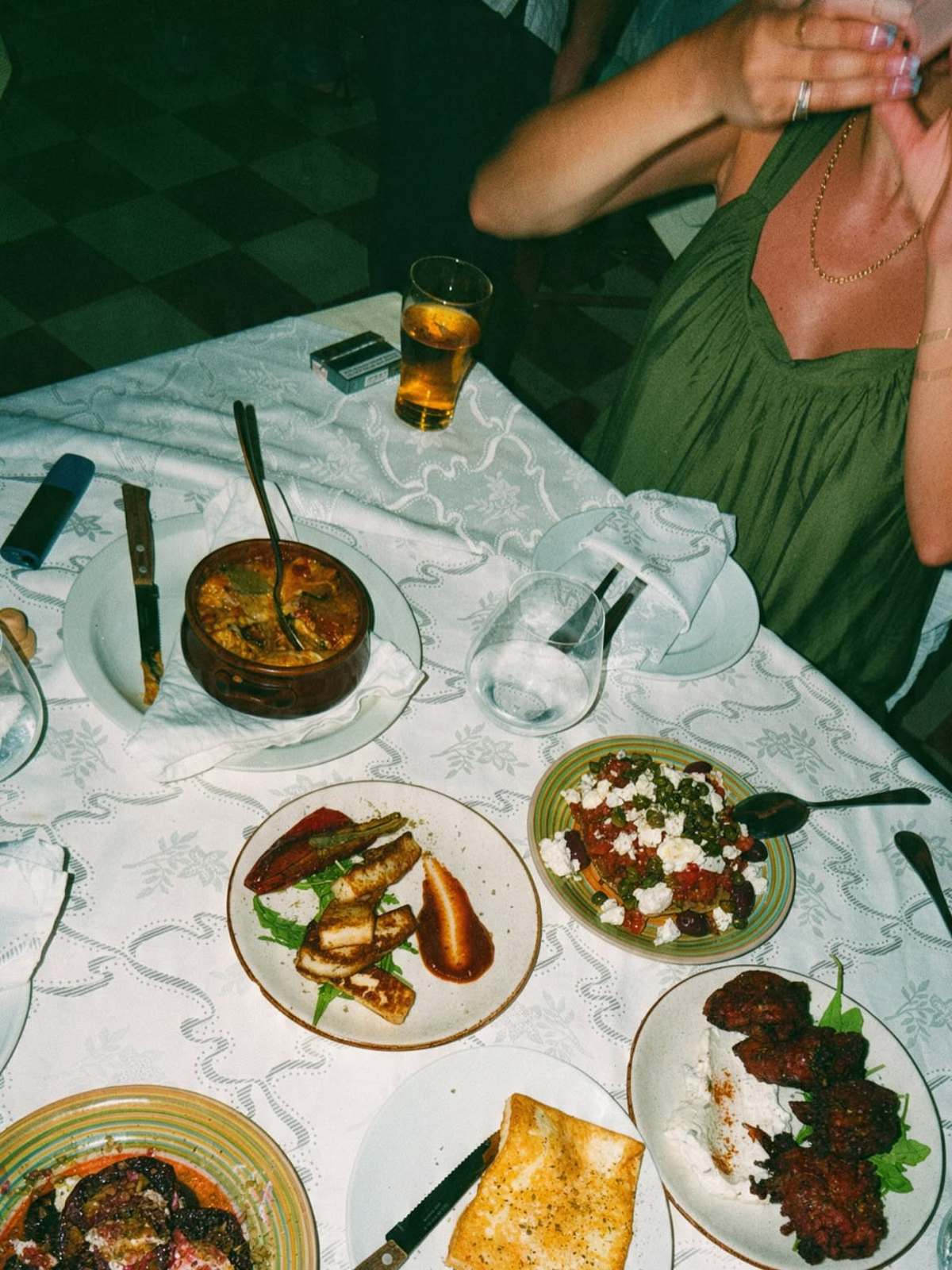 Η Κόνι Μεταξά στη Σαντορίνη