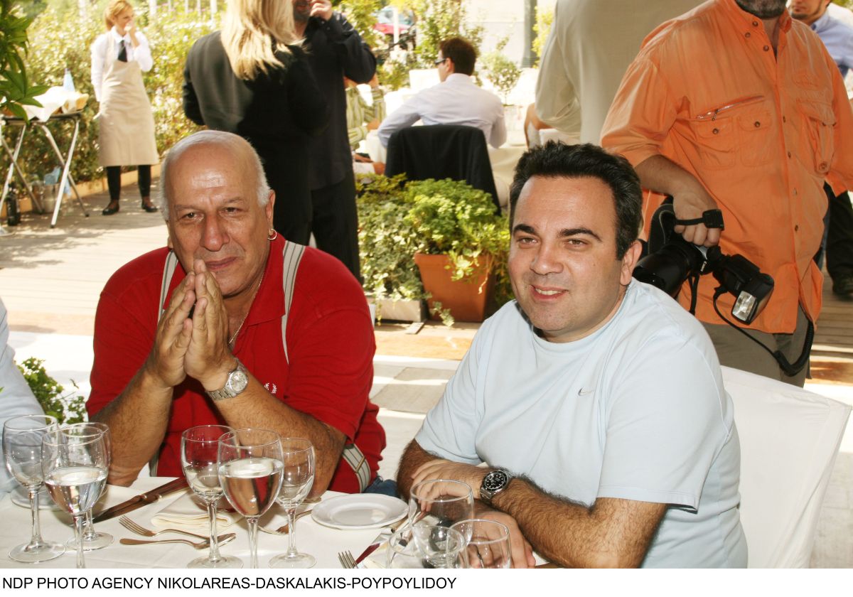 Αντώνης Πανούτσος: Διασωληνωμένος, προσβλήθηκε από τον ιό του Δυτικού Νείλου - Το σύμπτωμα που δεν αγνόησε και πήγε κατευθείαν νοσοκομείο