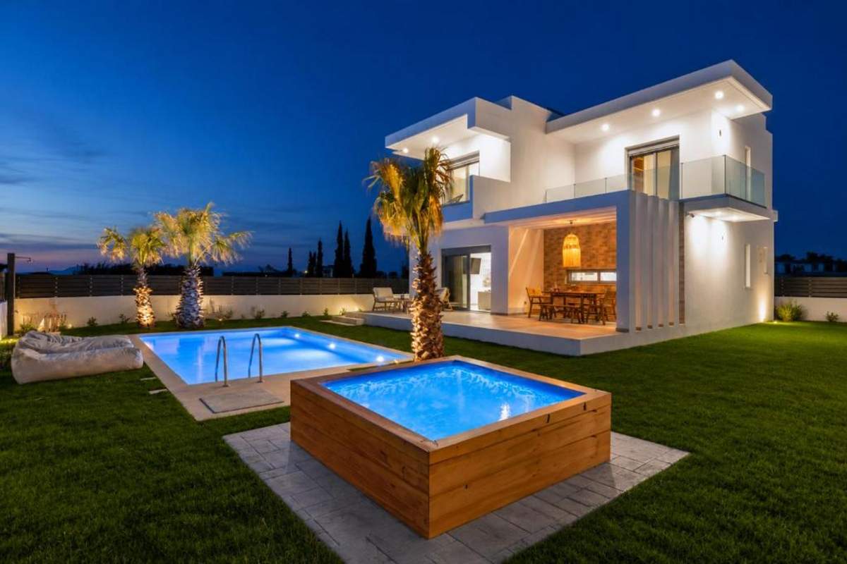 Martinis Villas που μένει η Φαίη Σκορδά